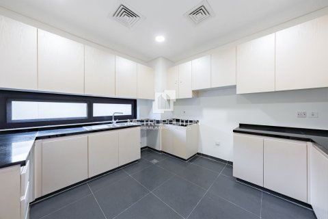 Снять в аренду виллу в DAMAC Hills (Akoya by DAMAC), Дубай: 3 спальни, 253м², № 73967 - фото 6