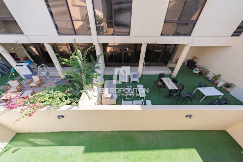 Снять в аренду виллу в DAMAC Hills (Akoya by DAMAC), Дубай: 3 спальни, 253м², № 73967 - фото 25