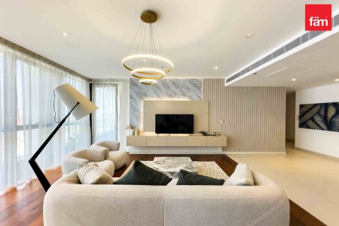 Apartment in Al Wasl, Dubai 3 bedrooms, 208 sq.m. № 59743 - photo 2