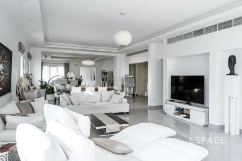 Villa in Meadows, Dubai 4 bedrooms, 748 sq.m. № 71056 - photo 9