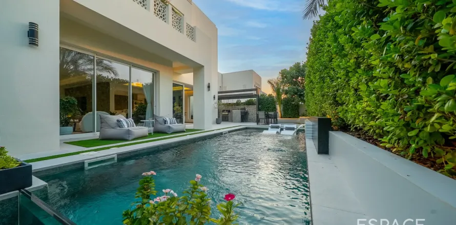 Villa en Arabian Ranches, Dubai, 5 dormitorios, 485 m², № 71053