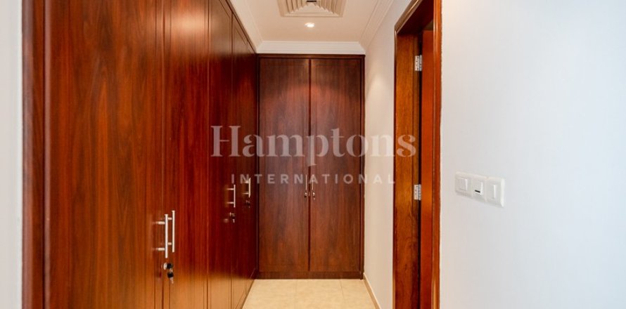 Apartment in The Address Dubai Marina, Dubai Marina, Dubai 3 bedrooms, 330.15 sq.m. № 70788