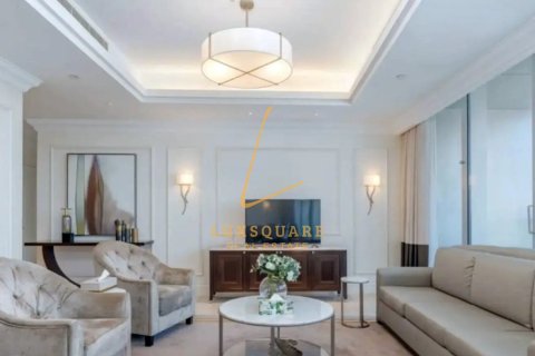 Снять в аренду квартиру в Даунтаун Дубай (Даунтаун Бурдж Дубай), Дубай: 3 спальни, 203м², № 77602 - фото 1