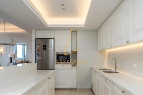 Снять в аренду квартиру в Даунтаун Дубай (Даунтаун Бурдж Дубай), Дубай: 3 спальни, 203м², № 77602 - фото 2