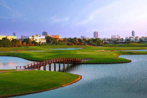 Apartamento en The Views 1, The Views, Dubai, 3 dormitorios, 176.70150600 m², № 77607 - foto 2