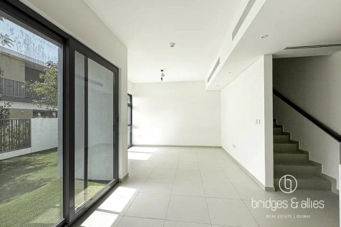 Снять в аренду виллу в Tilal Al Ghaf, Дубай: 3 спальни, 146м², № 90775 - фото 4