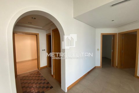 Apartment in Shoreline Apartments, Palm Jumeirah, Dubai 2 bedrooms, 147 sq.m. № 73723 - photo 2