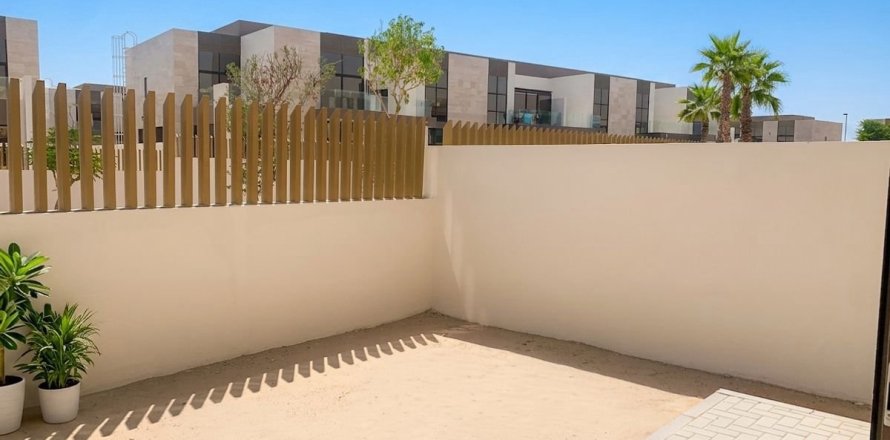 Townhouse in Dubai 4 bedrooms, 187.3 sq.m. № 111896
