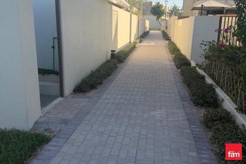 Villa en Dubai, 4 dormitorios, 236.7 m², № 111897 - foto 2