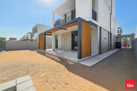 Villa in Dubai 4 bedrooms, 448.8 sq.m. № 111894