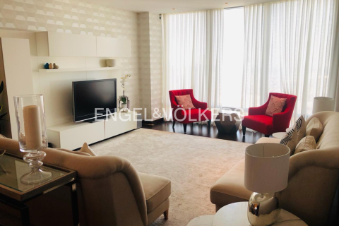 Apartamento en Downtown Dubai (Downtown Burj Dubai), Dubai, 2 dormitorios, 189.3 m², № 7182 - foto 1