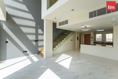 Townhouse in Dubai 2 bedrooms, 98 sq.m. № 114208