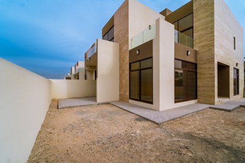 Adosado en Wadi Al Safa 3, Dubai, 4 dormitorios, 288 m², № 134147 - foto 5
