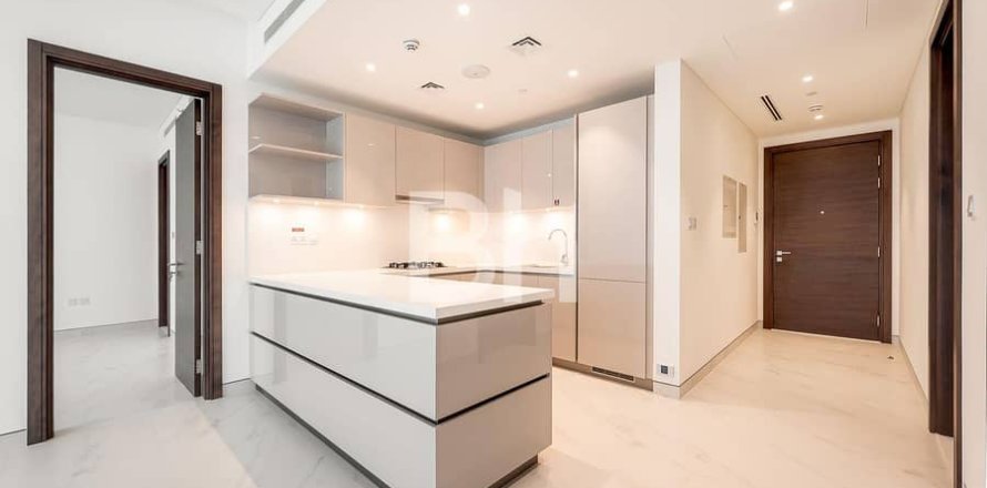 Квартира в Дубае, 2 спальни, 103м², № 21156