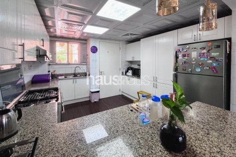 Villa in The Springs, Dubai 3 bedrooms, 251 sq.m. № 44734 - photo 15