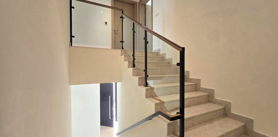 Villa in Al Furjan, Dubai 4 bedrooms, 336.3 sq.m. № 42932