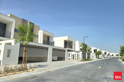 Villa in Al Furjan, Dubai 4 bedrooms, 336.3 sq.m. № 42932 - photo 14