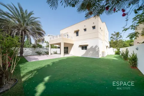 Villa in Meadows, Dubai 4 bedrooms, 373 sq.m. № 62242