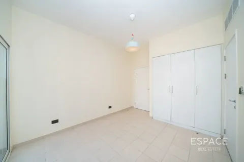 Villa in Meadows, Dubai 4 bedrooms, 373 sq.m. № 62242 - photo 11