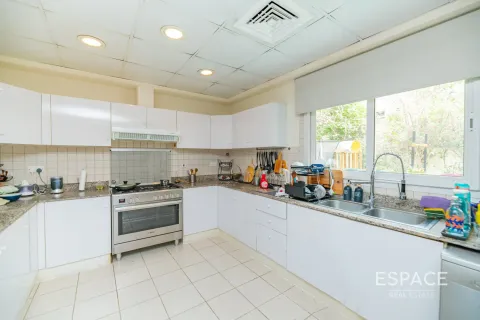 Villa à Meadows, Dubai, 4 chambres, 373 m², № 62242 - photo 3