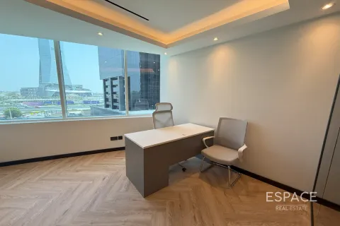 Bureau à Jumeirah Lake Towers, Dubai, 129 m², № 62237 - photo 2