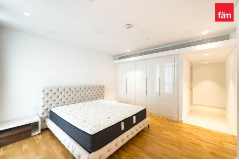 Apartment in Dubai 3 bedrooms, 190 sq.m. № 124560 - photo 11