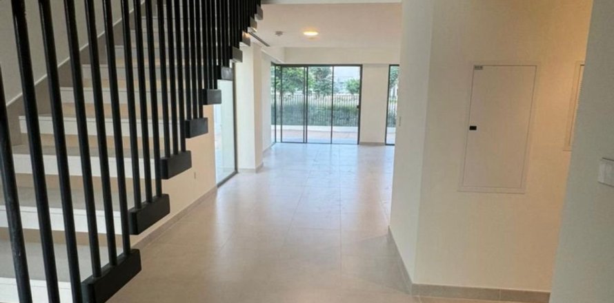 Adosado en Dubai, 3 dormitorios, 174 m², № 84110