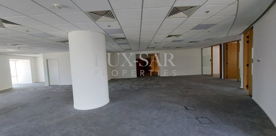 Офис в Sheikh Zayed Road, Дубай, 524м², № 37602