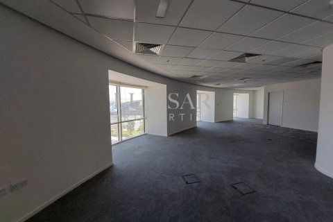 Снять в аренду офис в Sheikh Zayed Road, Дубай: 524м², № 37602 - фото 5