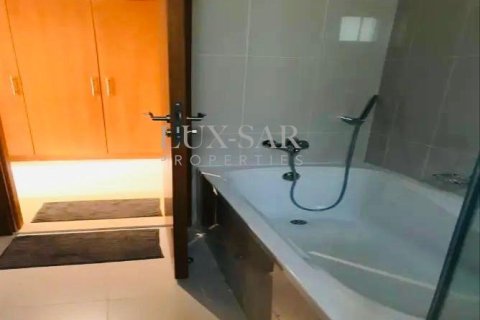 Villa in Dubai 5 bedrooms, 473.8 sq.m. № 37601 - photo 3