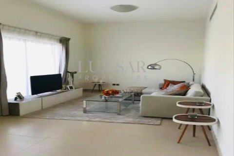 Villa in Dubai 5 bedrooms, 473.8 sq.m. № 37601 - photo 2