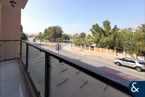 Townhouse in Jumeirah Village Triangle, Dubai 4 bedrooms, 166 sq.m. № 98363 - photo 6