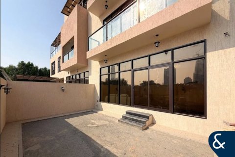 Townhouse in Jumeirah Village Triangle, Dubai 4 bedrooms, 166 sq.m. № 98363 - photo 3