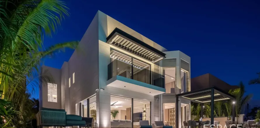 Villa à Palm Jumeirah, Dubai, 5 chambres, 511 m², № 122348