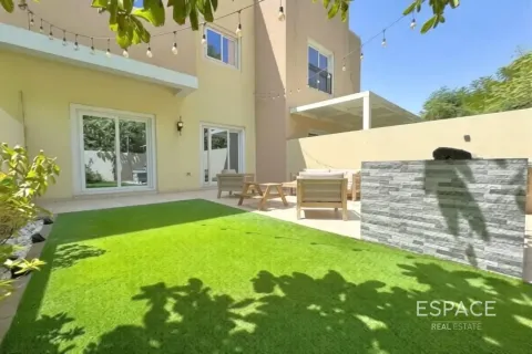 Villa à Dubai Land, Dubai, 3 chambres, 177 m², № 122351 - photo 2