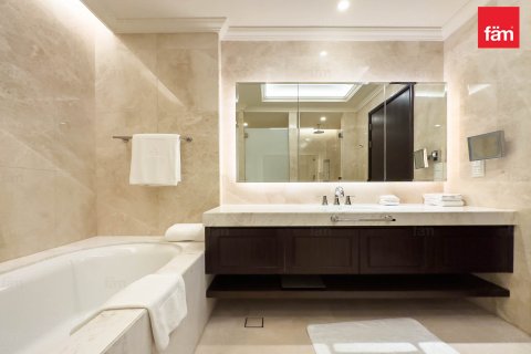 Apartment in Downtown Dubai (Downtown Burj Dubai), Dubai 4 bedrooms, 379 sq.m. № 12343 - photo 27