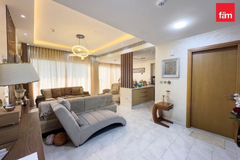 Снять в аренду виллу в Дубае: 3 спальни, 217.6м², № 72279 - фото 2