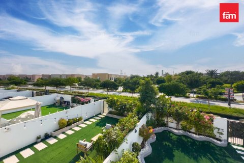 Снять в аренду виллу в Дубае: 3 спальни, 217.6м², № 72279 - фото 17