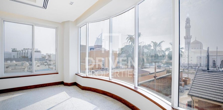 Villa à Umm Suqeim 3, Umm Suqeim, Dubai, 7 chambres, 892 m², № 87206