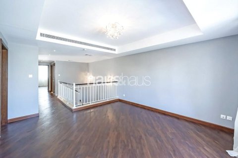 Villa in The Lakes, Dubai 3 bedrooms, 282 sq.m. № 44108 - photo 9