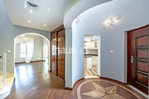 Villa in The Lakes, Dubai 3 bedrooms, 282 sq.m. № 44108 - photo 14