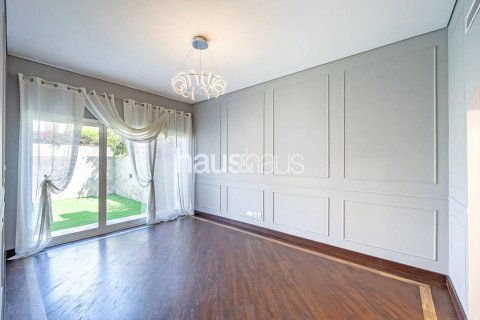 Villa in The Lakes, Dubai 3 bedrooms, 282 sq.m. № 44108 - photo 7