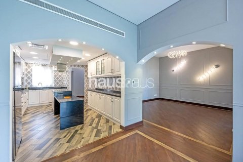 Villa in The Lakes, Dubai 3 bedrooms, 282 sq.m. № 44108 - photo 4