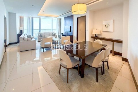 Apartamento en The Address Sky View Towers, Downtown Dubai (Downtown Burj Dubai), Dubai, 3 dormitorios, 200 m², № 44098 - foto 2
