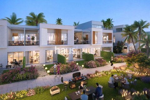 Adosado en Dubai Investment Park, Dubai, 4 dormitorios, 211 m², № 44101 - foto 1