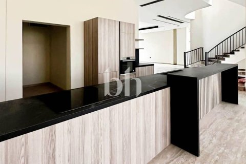 Villa in Nadd Al Sheba, Dubai 6 bedrooms, 2787 sq.m. № 56334 - photo 11