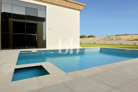 Villa in Nadd Al Sheba, Dubai 6 bedrooms, 2787 sq.m. № 56334 - photo 4