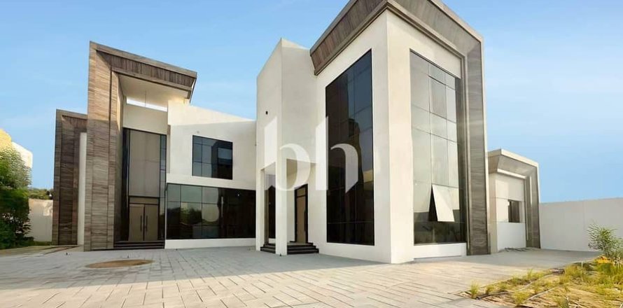 Villa in Nadd Al Sheba, Dubai 6 bedrooms, 2787 sq.m. № 56334