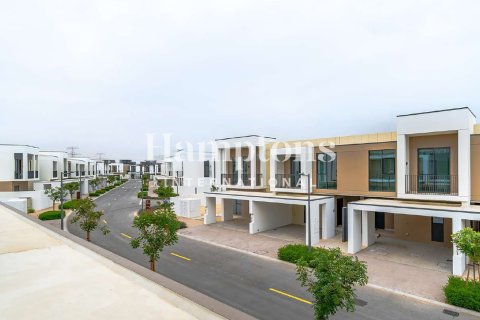 Townhouse in Arabian Ranches 3, Dubai 3 bedrooms, 144.83577700 sq.m. № 141179 - photo 8