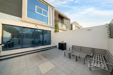 Adosado en Al Furjan, Dubai, 3 dormitorios, 191 m², № 61586 - foto 1